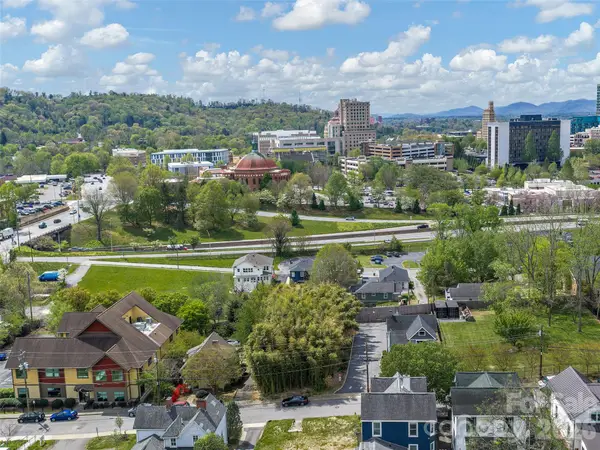 9999 Clayton Street, Asheville, NC 28801