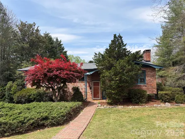122 W Sweetbriar Lane, Etowah, NC 28729