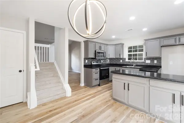 136 Mangum Circle, Mooresville, NC 28117