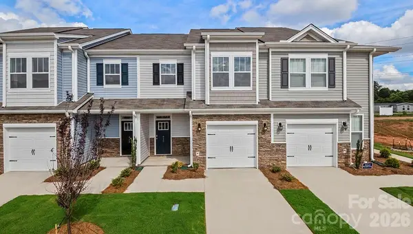 376 Creekview Road, Hendersonville, NC 28792