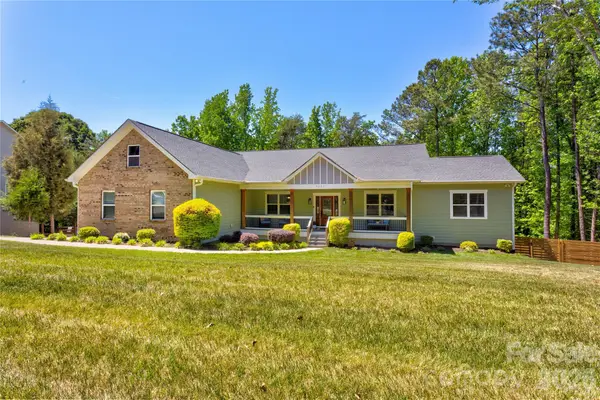 9311 Willowglen Trail, Charlotte, NC 28215