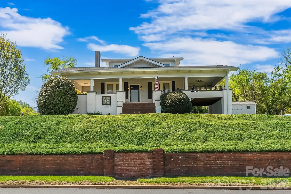 110 Burkemont Avenue, Morganton, NC 28655 - #1