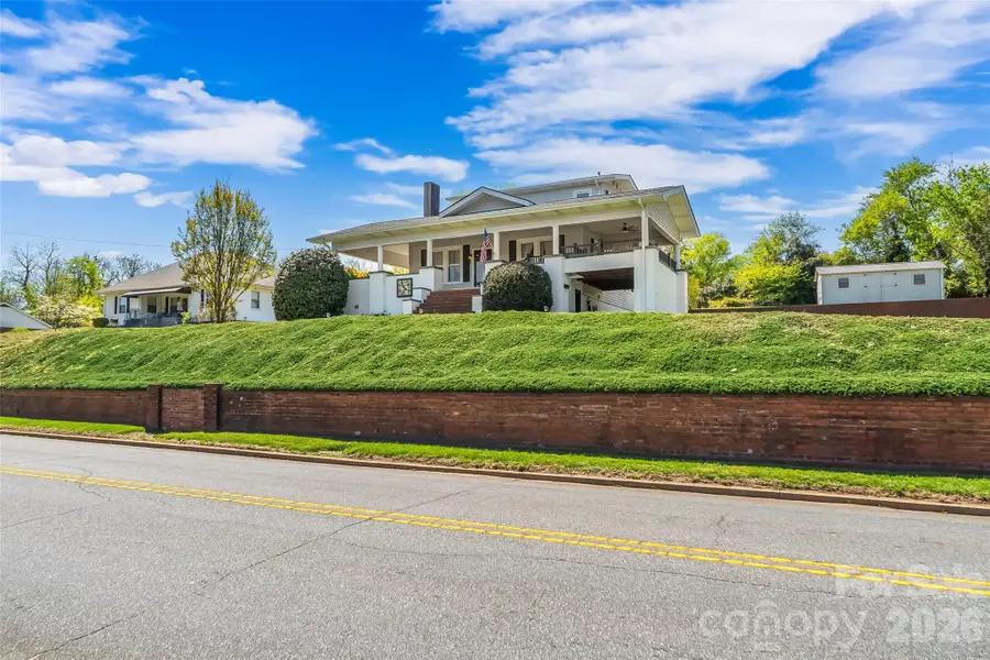 110 Burkemont Avenue, Morganton, NC 28655 - #3