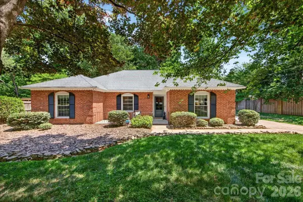 5017 Sharon View Road, Charlotte, NC 28226