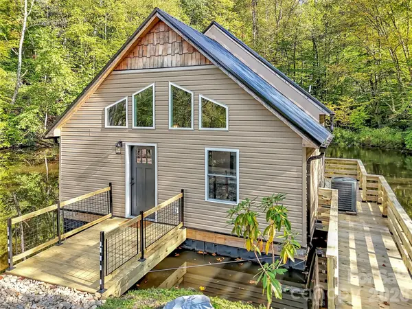 535 Hemlock Loop, Maggie Valley, NC 28751