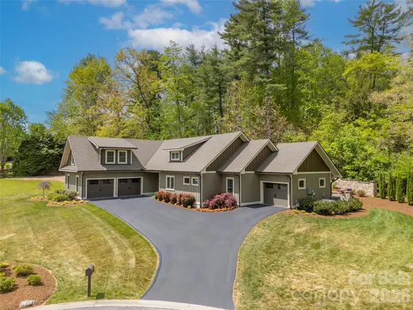 161 Linda Ann Drive, Flat Rock, NC 28731