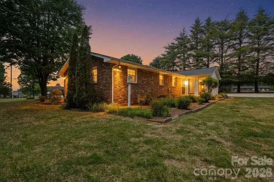 3328 Sulphur Springs Road Ne, Hickory, NC 28601 - #2