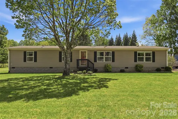 363 Banner Farm Road, Mills River, NC 28759