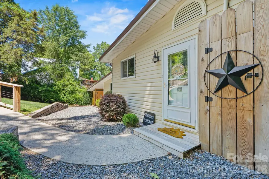 6566 Harbor Lane, Conover, NC 28613 - #2