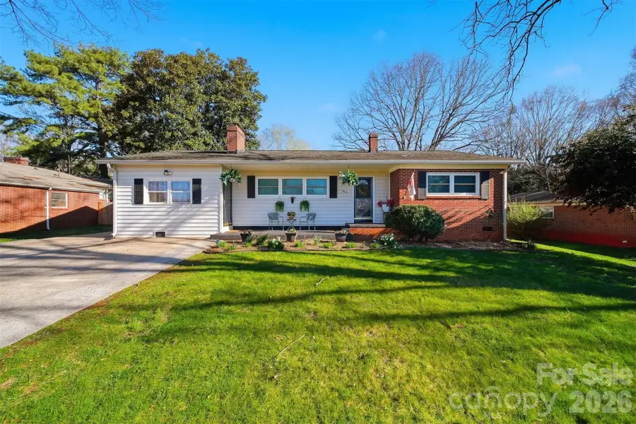 904 15th Street Nw, Conover, NC 28613 - #3