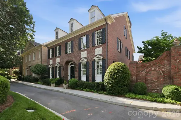 2044 Queens Road W, Charlotte, NC 28207