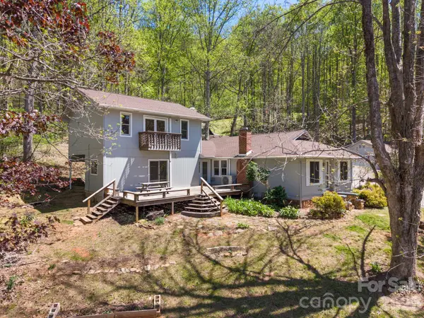 290 Hookers Gap Road, Candler, NC 28715