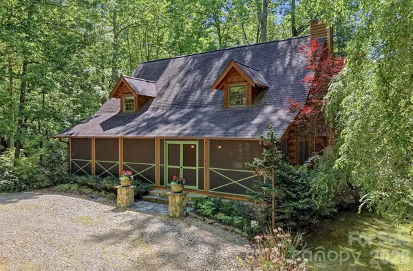 16 Shadow Brook Drive, Flat Rock, NC 28731