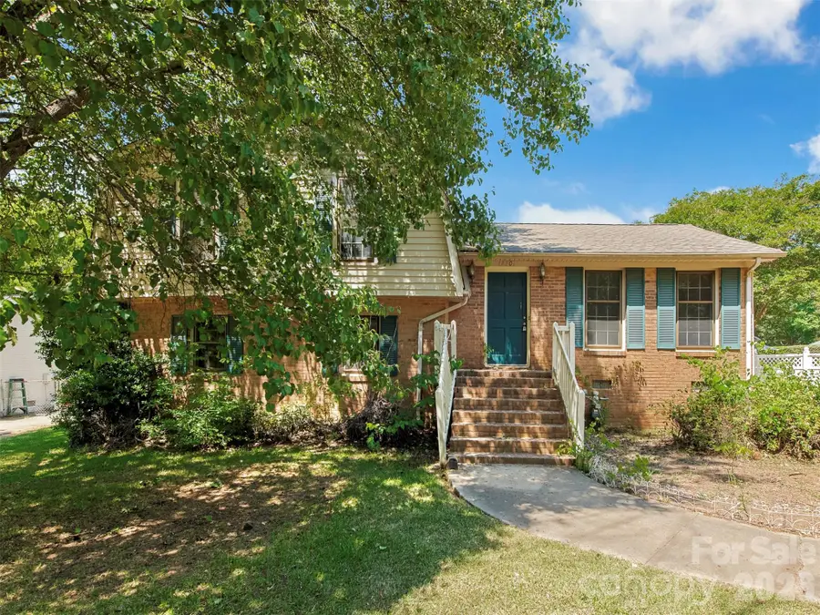 12301 Oakhaven Drive, Charlotte, NC 28273 - #2