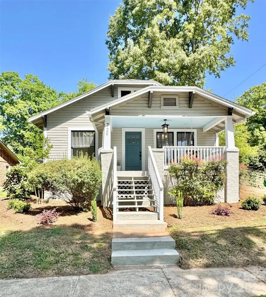 729 E Front Street, Statesville, NC 28677 - #2