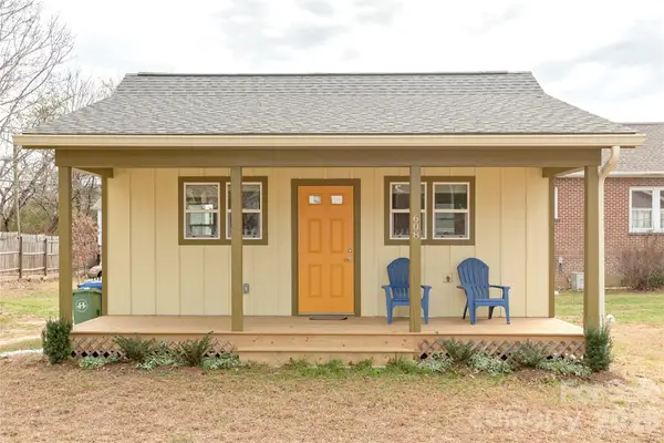 606 Ray Avenue, Hendersonville, NC 28792