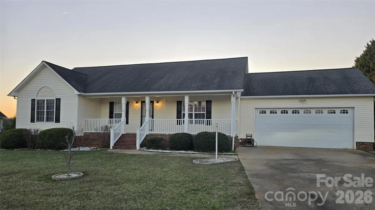 154 Westover Drive, Lincolnton, NC 28092 - #1