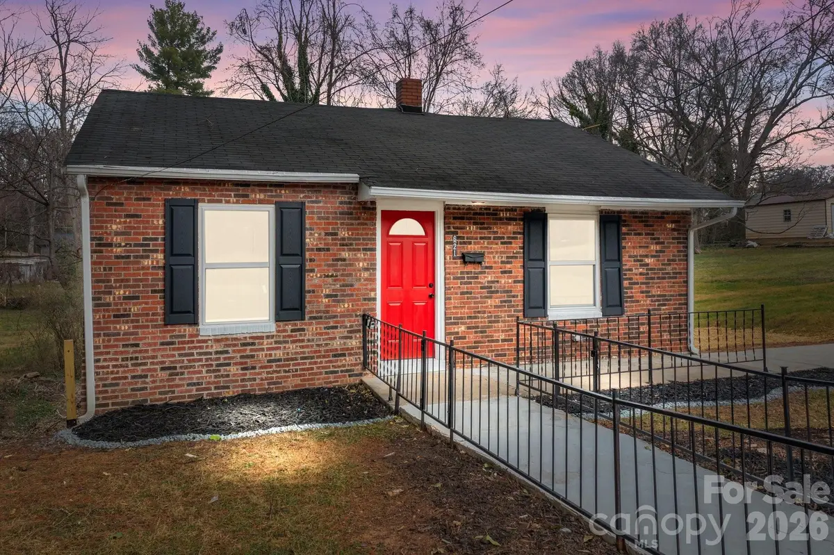 621 E Sharpe Street E, Statesville, NC 28677 - #1
