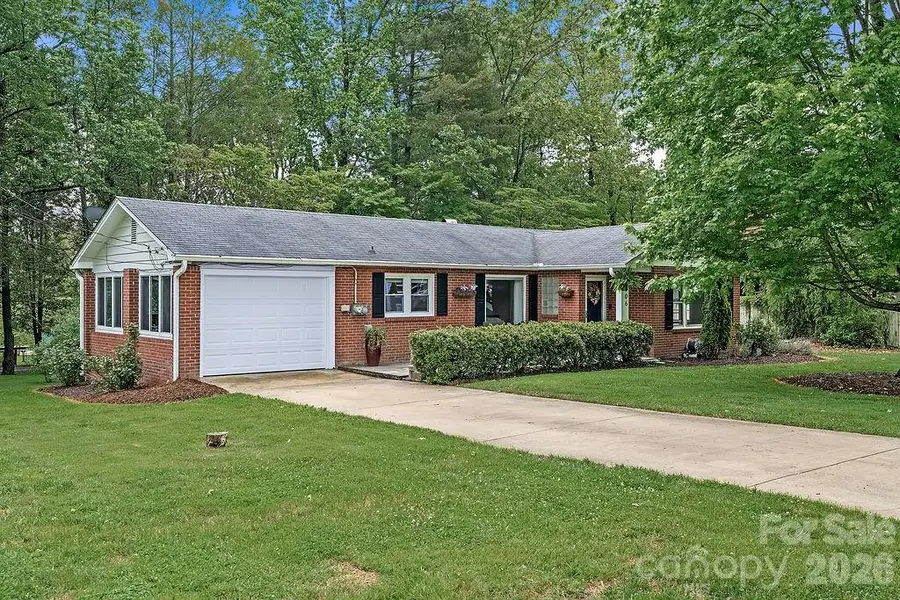 1106 Cherokee Drive, Hendersonville, NC 28739 - #3