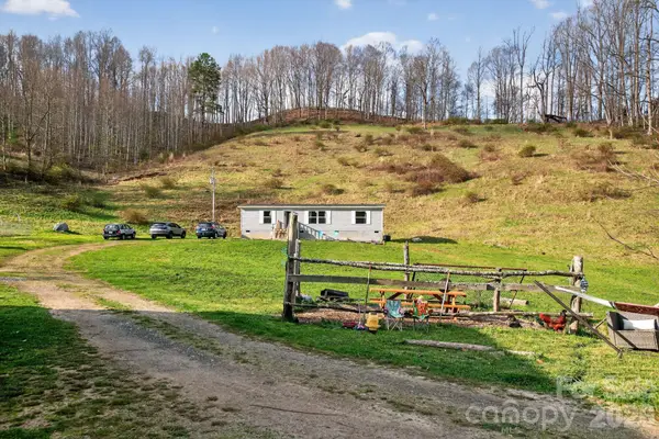 212 Ball Hollow Lane, Burnsville, NC 28714