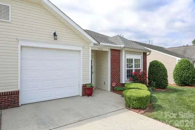 5714 Bradford Lake Lane, Charlotte, NC 28269 - #2