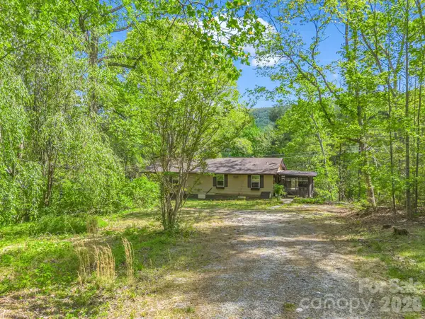 69 Hidden Brook Drive, Hendersonville, NC 28739