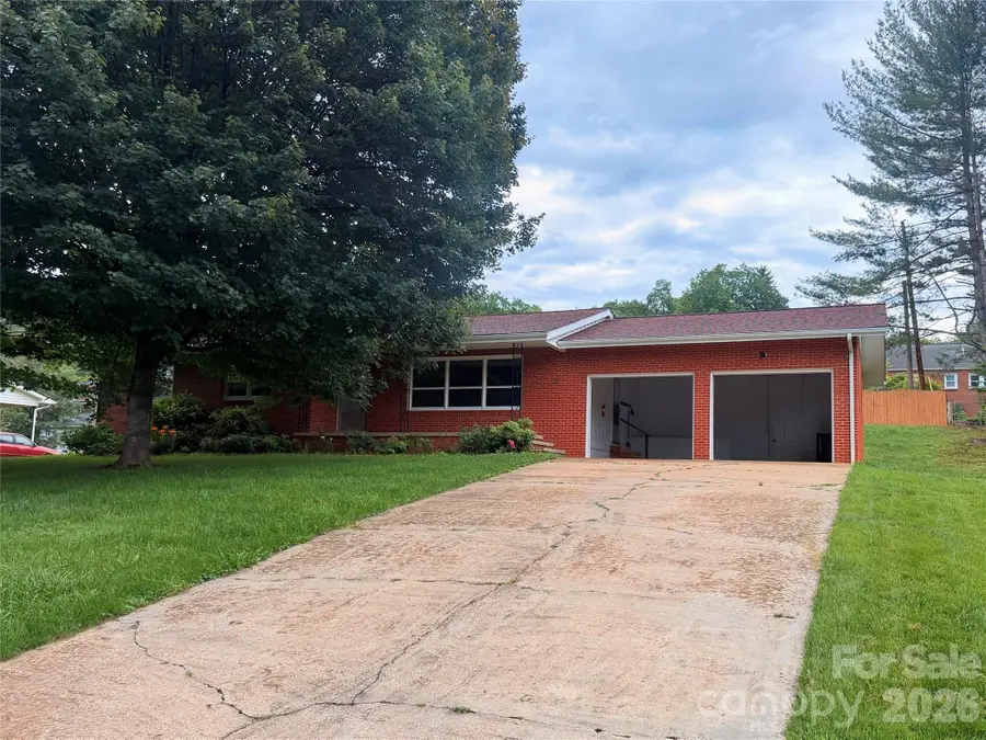 56 Henson Drive, Waynesville, NC 28786 - #2