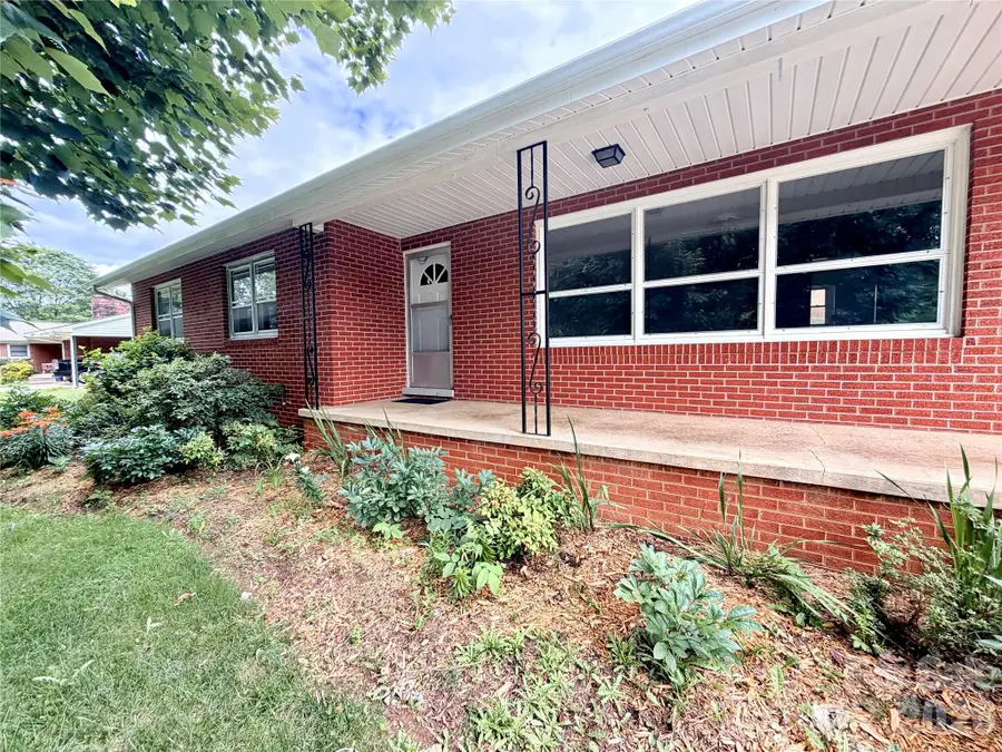 56 Henson Drive, Waynesville, NC 28786 - #3