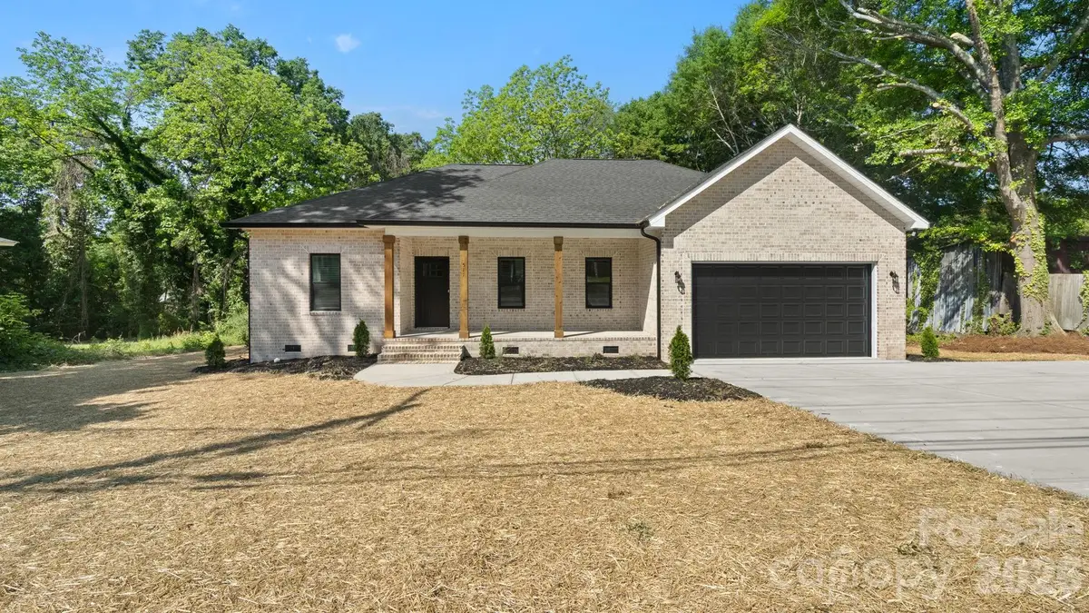 511 North Flint Street, Lincolnton, NC 28107 - #1