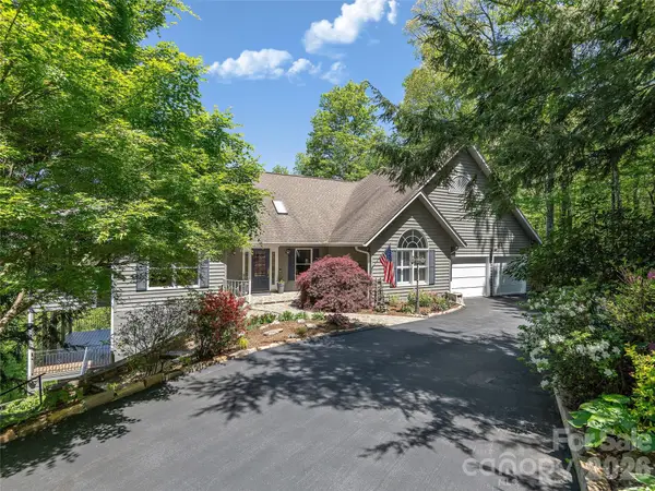 126 Stonebridge Drive, Hendersonville, NC 28739