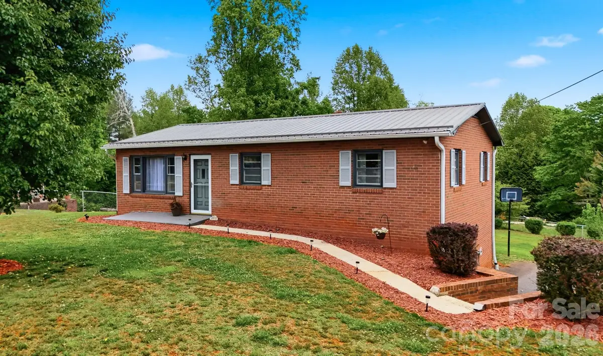 2532 Old Trenton Place, Lenoir, NC 28645 - #1