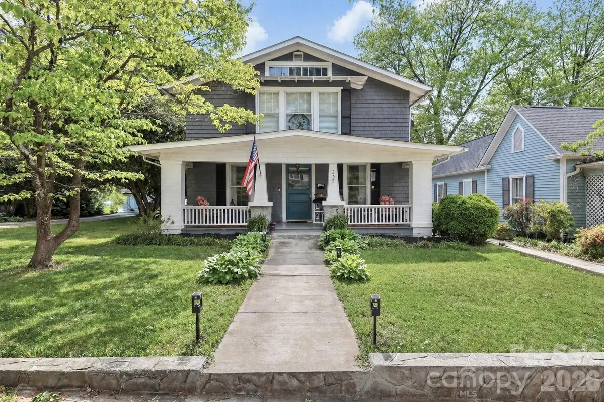 235 N Race Street, Statesville, NC 28677 - #1