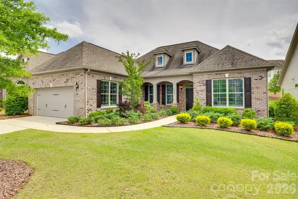 15927 Vale Ridge Drive, Charlotte, NC 28278