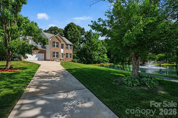 10904 Carver Pond Road, Charlotte, NC 28269