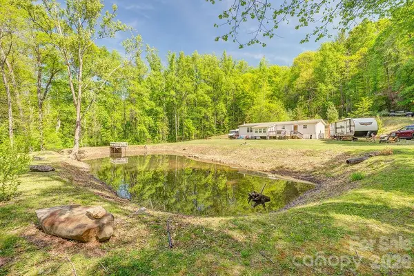 248 Blackberry Inn Road, Weaverville, NC 28787