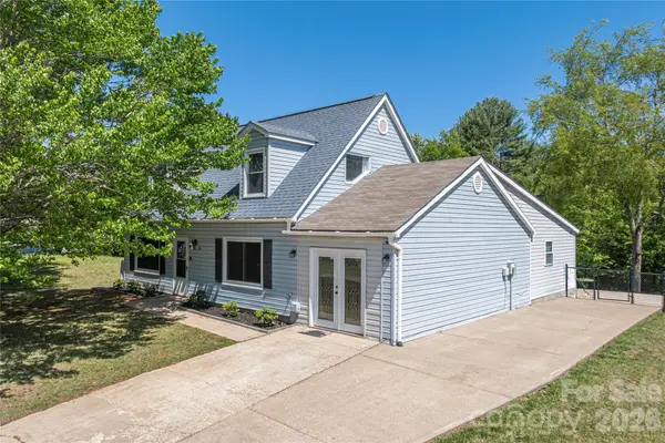 20 Lionel Place, Asheville, NC 28806