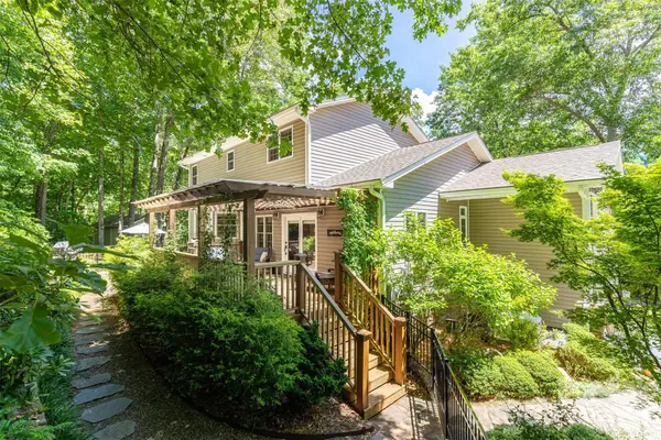 72 Whitfield Lane, Weaverville, NC 28787
