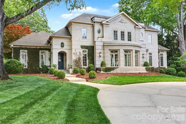 2301 Queens Road E, Charlotte, NC 28207