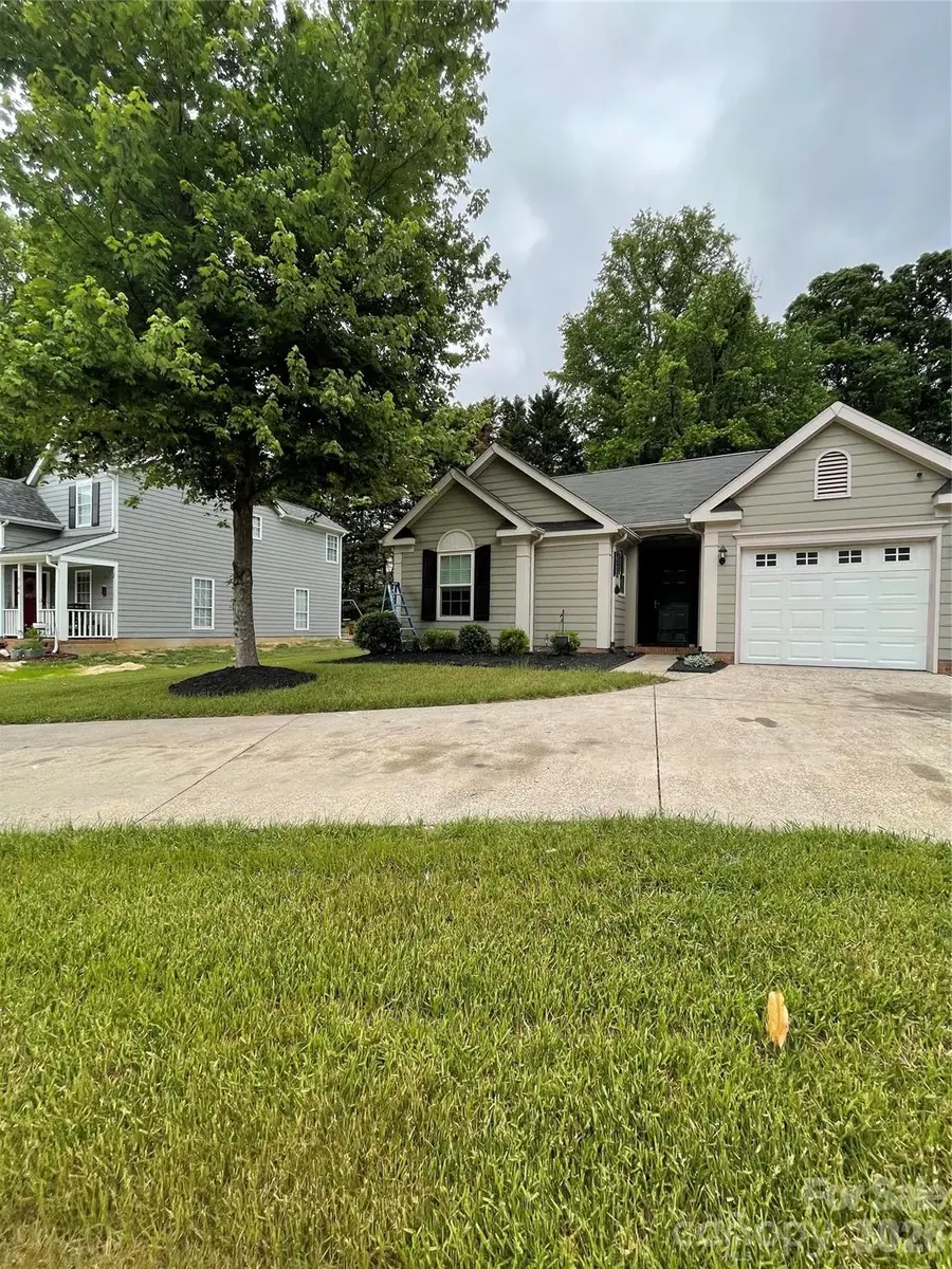 3102 Mintleaf Drive, Charlotte, NC 28269 - #2