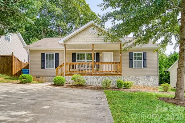 136 Newberry Drive, Fletcher, NC 28732