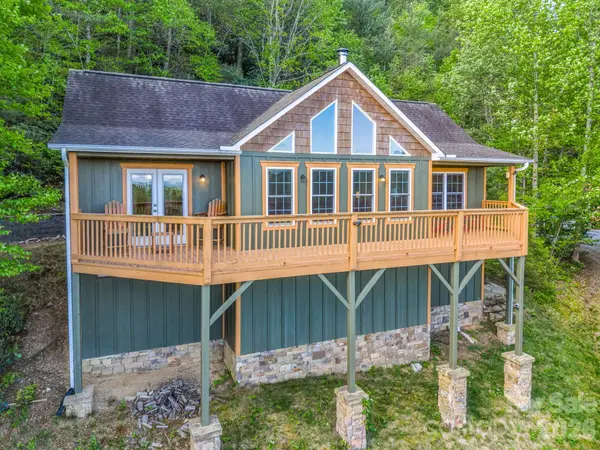 603 Pace Mountain Road, Saluda, NC 28773