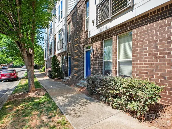 951 Warren Burgess Lane, Charlotte, NC 28205