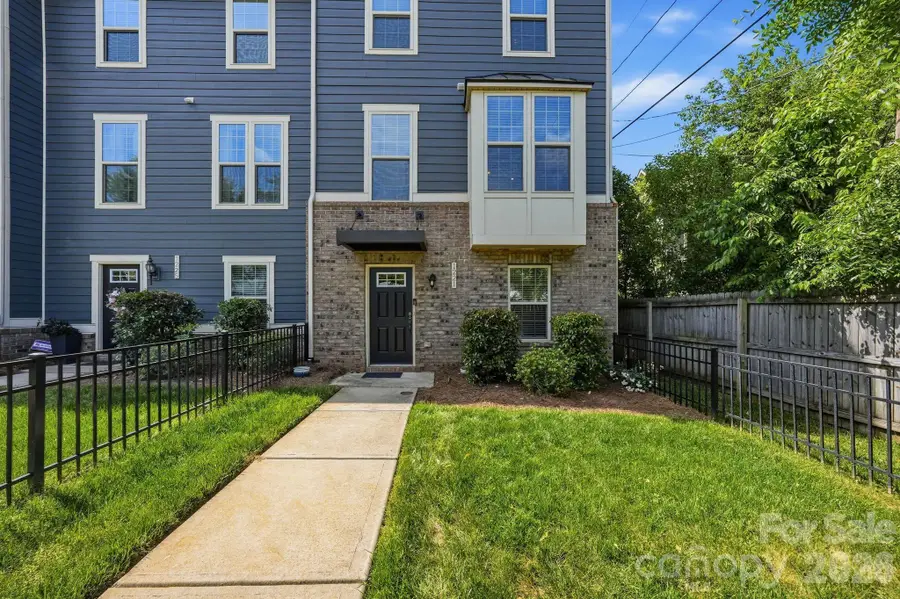 1221 Queen Lyon Court, Charlotte, NC 28205 - #3