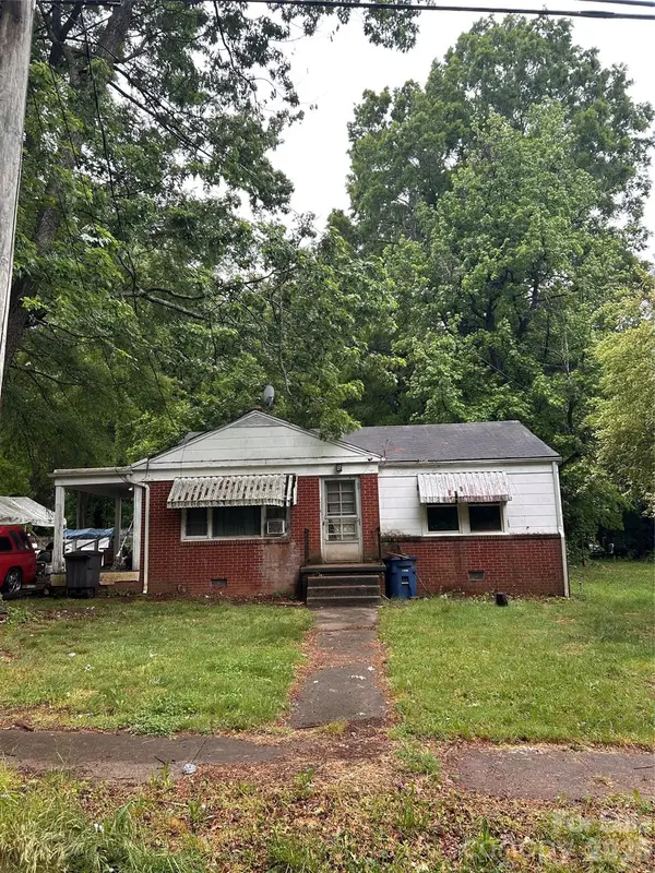 528 Woodlawn Drive, Statesville, NC 28677