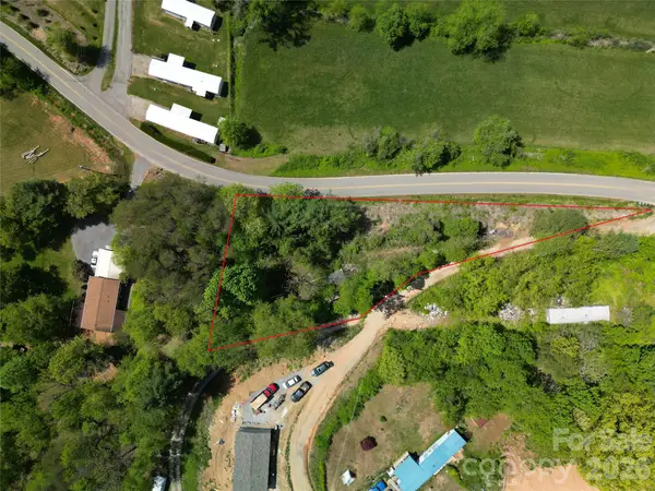 32 Windy Hill Lane, Canton, NC 28716
