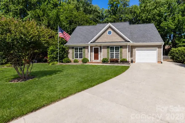 126 Tara Lynn Court, Mooresville, NC 28115