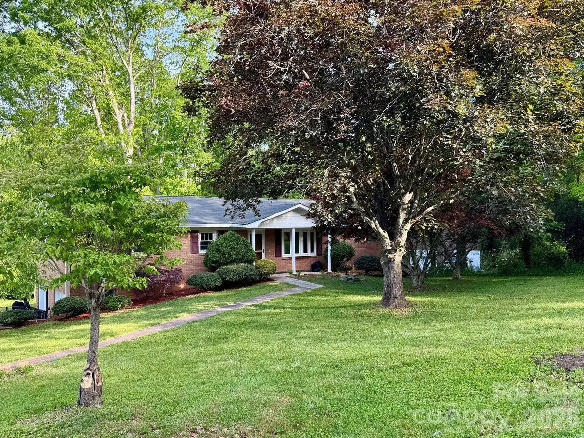 123 Castleton Lane, Hendersonville, NC 28791 - #1