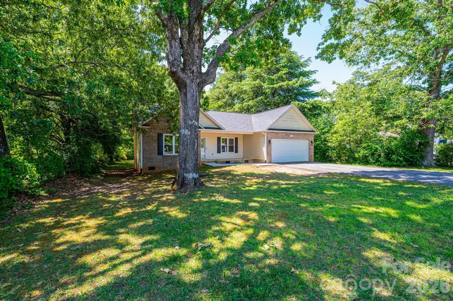 1919 2nd Avenue Sw, Hickory, NC 28602 - #2