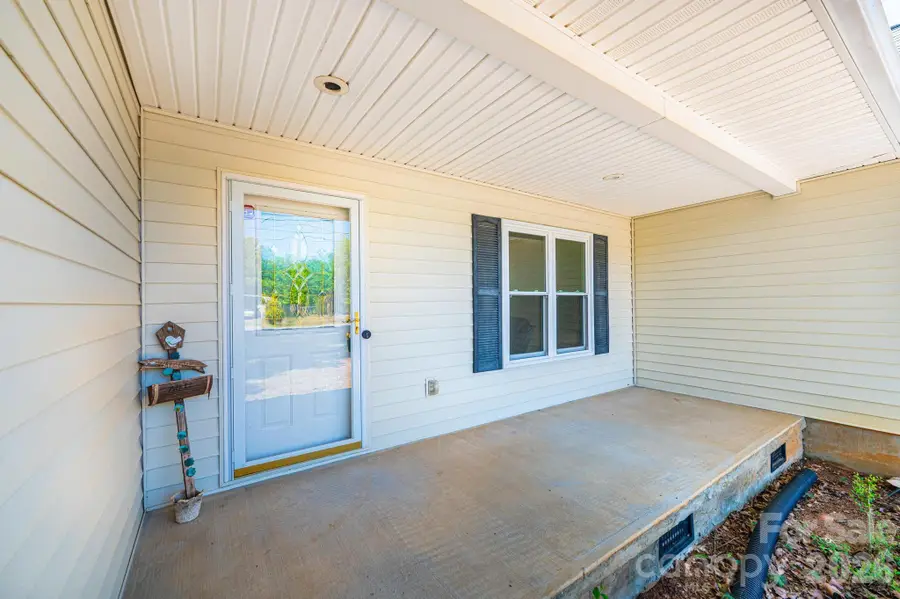 1919 2nd Avenue Sw, Hickory, NC 28602 - #3