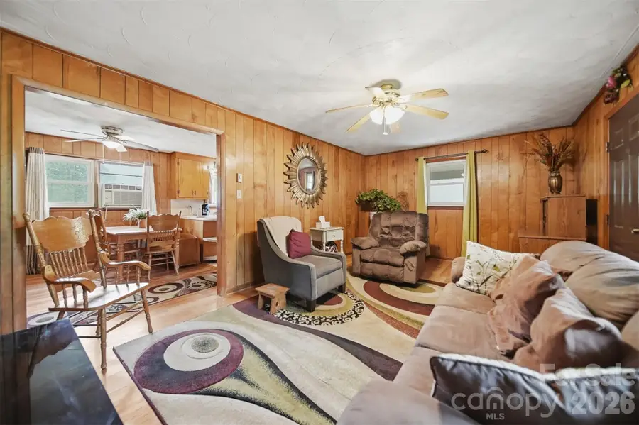 1329 33rd Street Se, Conover, NC 28613 - #3